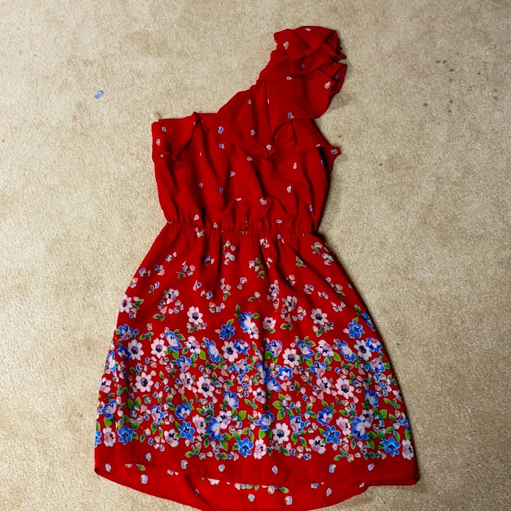 Eyelash Couture red floral one strap dress. Size S. Great for weddings.